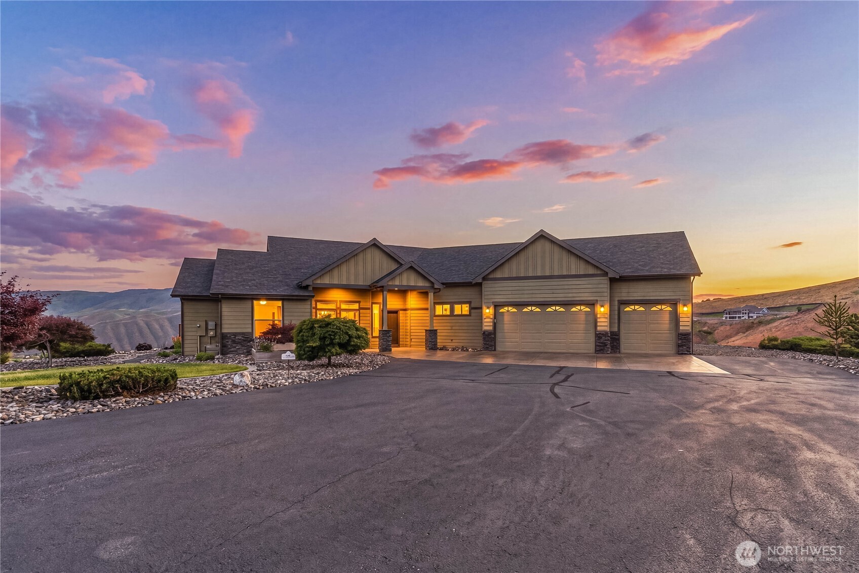 125 E Mountain Brook Lane Wenatchee WA 98801