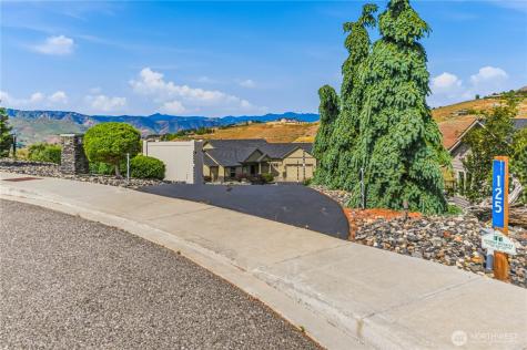 125 E Mountain Brook Lane Wenatchee WA 98801