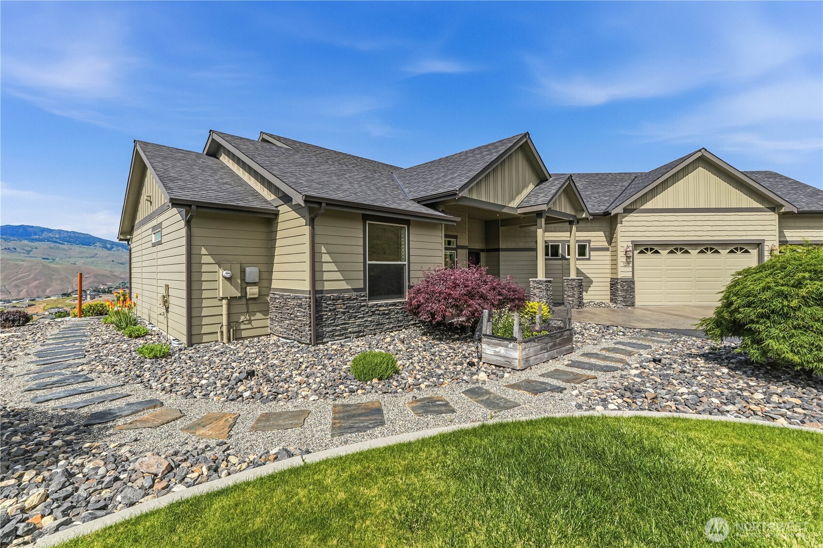 125 E Mountain Brook Lane Wenatchee WA 98801