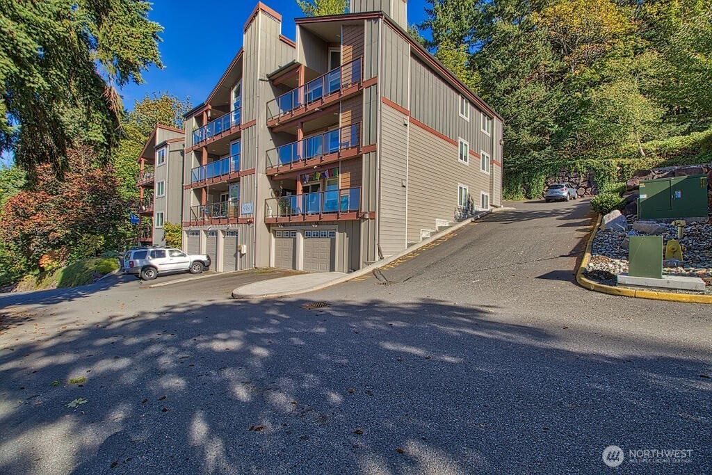 8980 Woodinville-redmond Road NE Redmond WA 98052