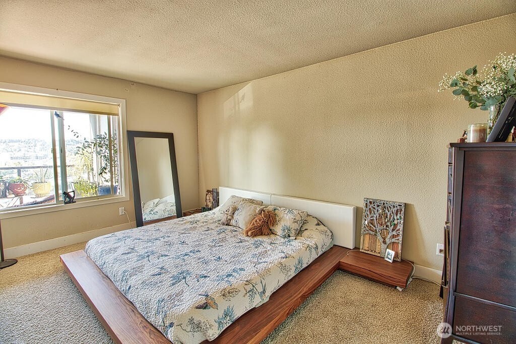 8980 Woodinville-redmond Road NE Redmond WA 98052