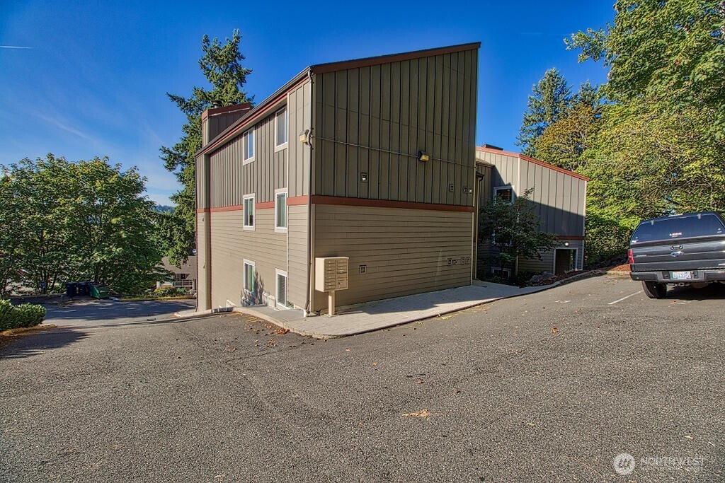8980 Woodinville-redmond Road NE Redmond WA 98052