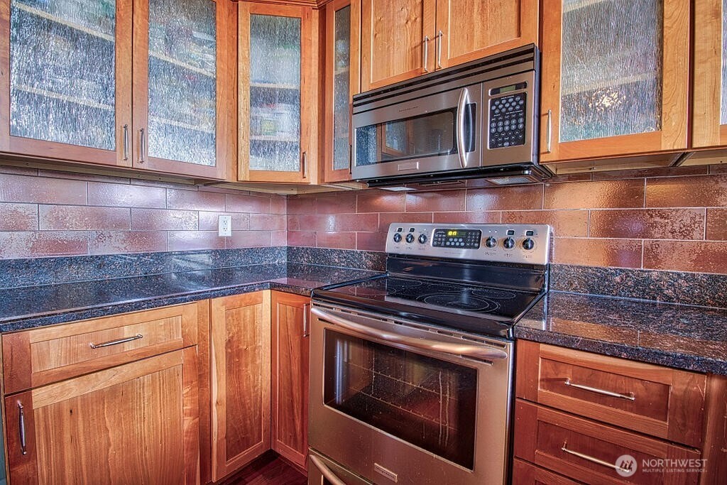 8980 Woodinville-redmond Road NE Redmond WA 98052