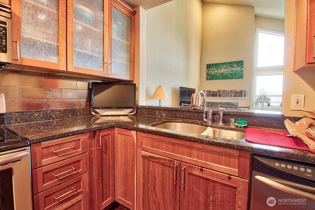8980 Woodinville-redmond Road NE Redmond WA 98052