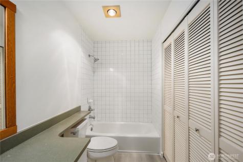 112 22nd Avenue Seattle WA 98122