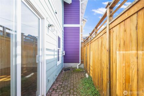 112 22nd Avenue Seattle WA 98122