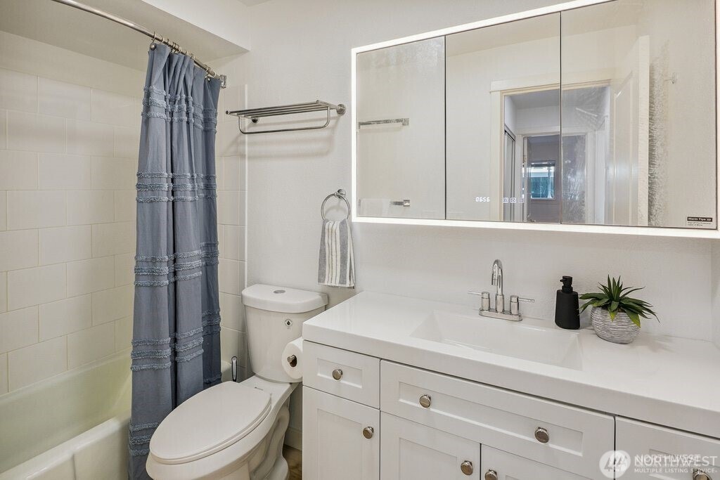 701 122nd Avenue NE Bellevue WA 98005