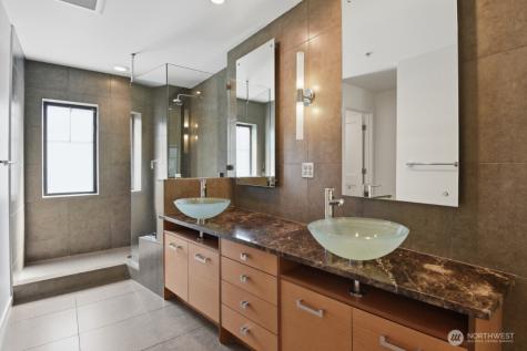 10575 NE 12th Place Bellevue WA 98004