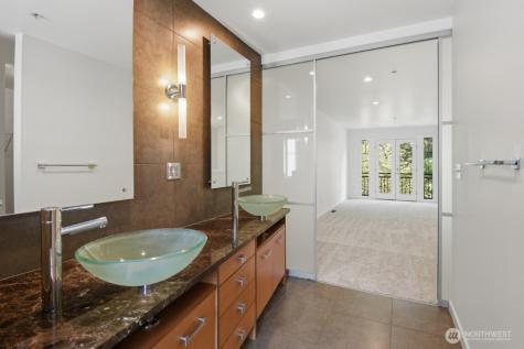 10575 NE 12th Place Bellevue WA 98004