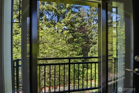 10575 NE 12th Place Bellevue WA 98004