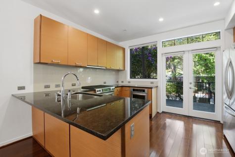 10575 NE 12th Place Bellevue WA 98004