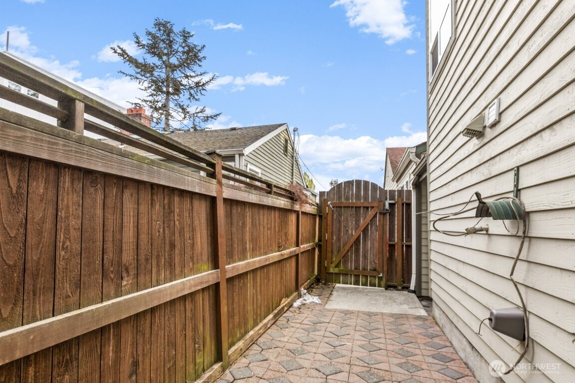 3633 22nd Avenue W Seattle WA 98199