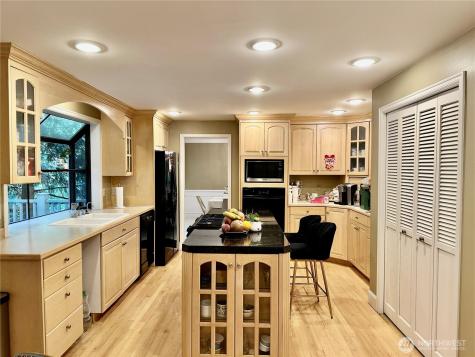 4117 117th Avenue NE Kirkland WA 98033