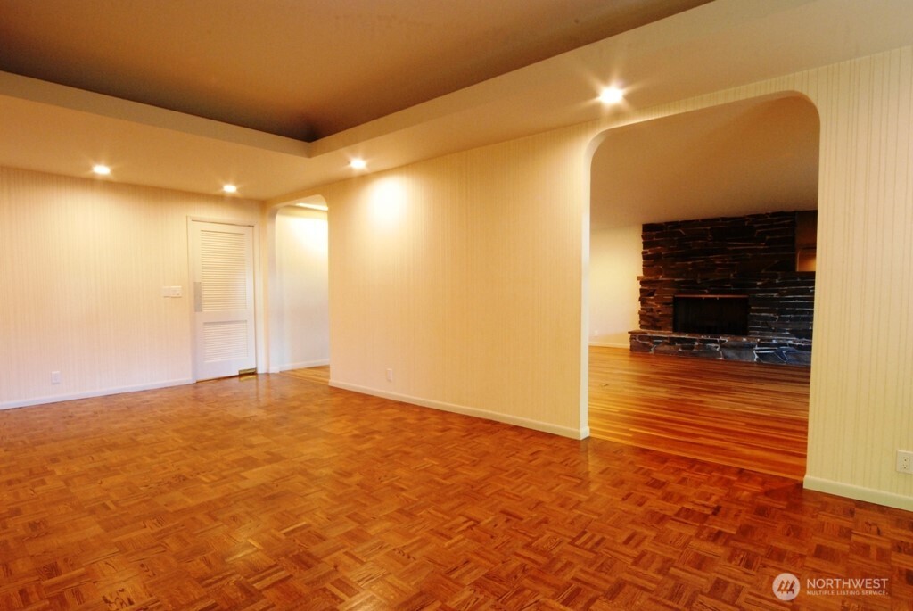 930 130th Avenue NE Bellevue WA 98005