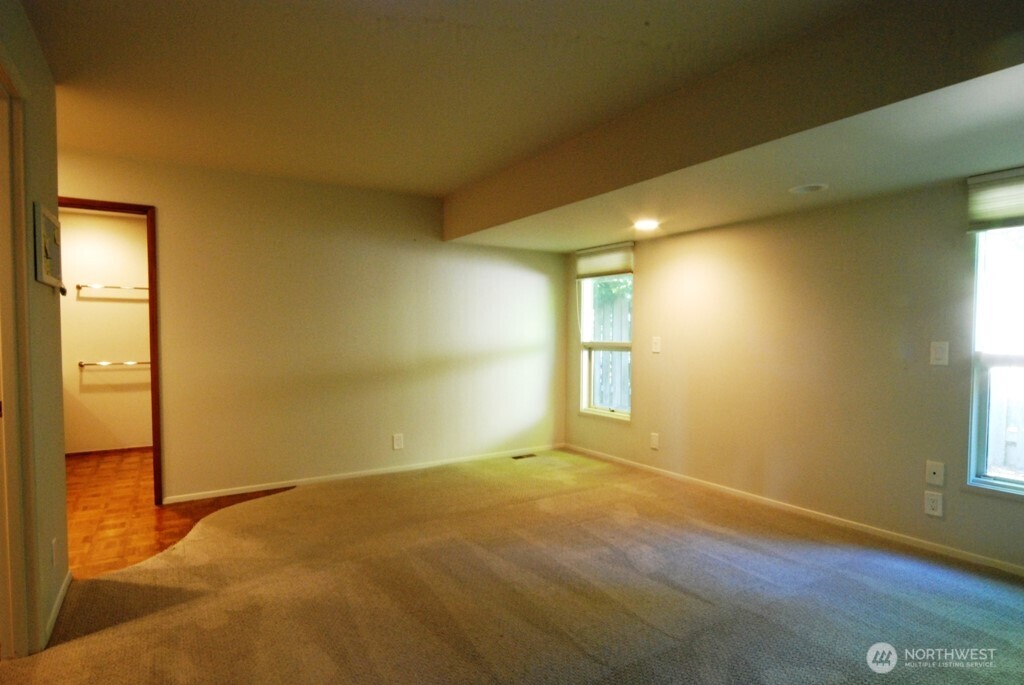930 130th Avenue NE Bellevue WA 98005