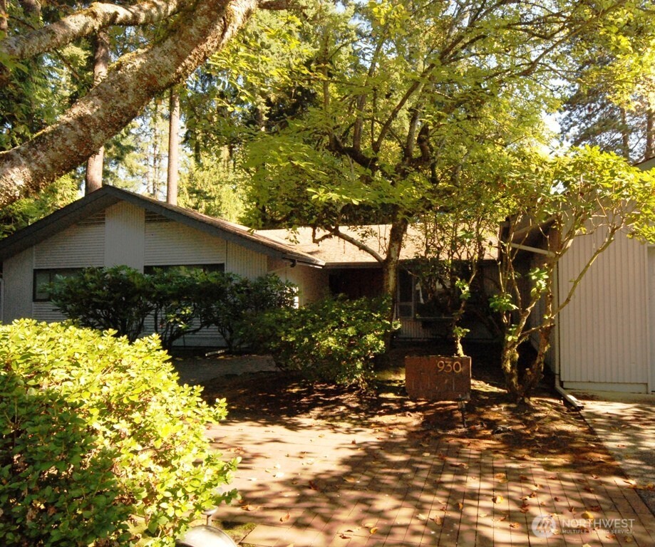 930 130th Avenue NE Bellevue WA 98005