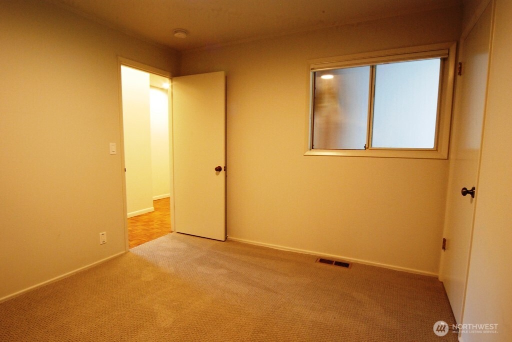 930 130th Avenue NE Bellevue WA 98005