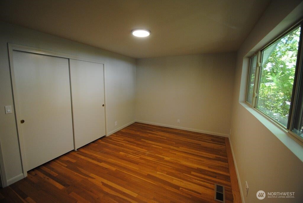 930 130th Avenue NE Bellevue WA 98005