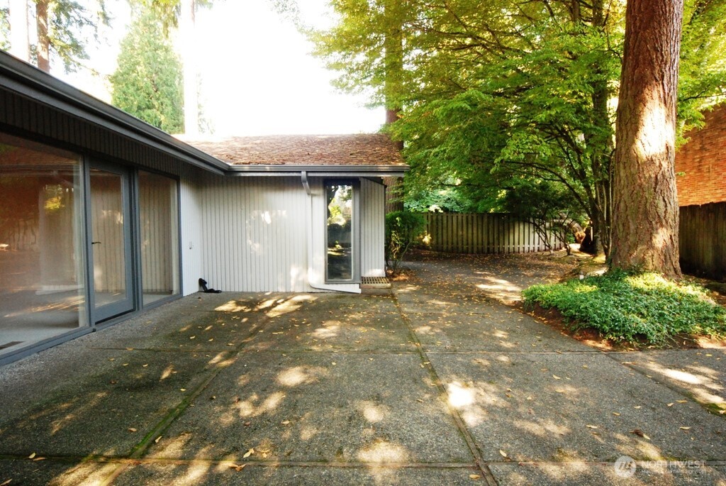 930 130th Avenue NE Bellevue WA 98005