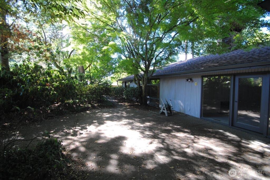 930 130th Avenue NE Bellevue WA 98005
