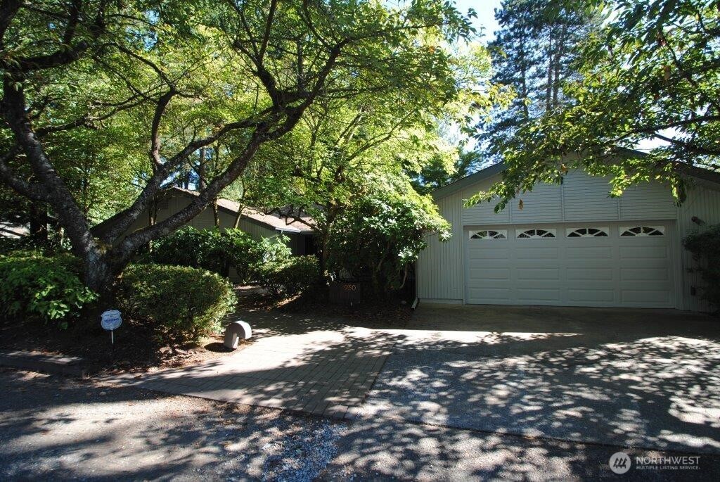 930 130th Avenue NE Bellevue WA 98005