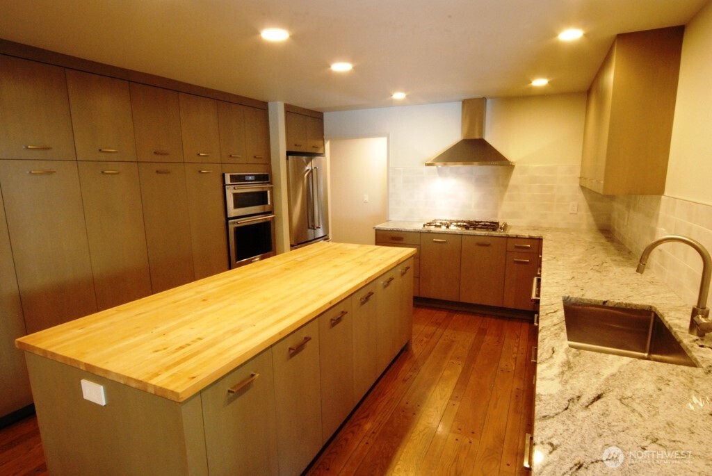 930 130th Avenue NE Bellevue WA 98005