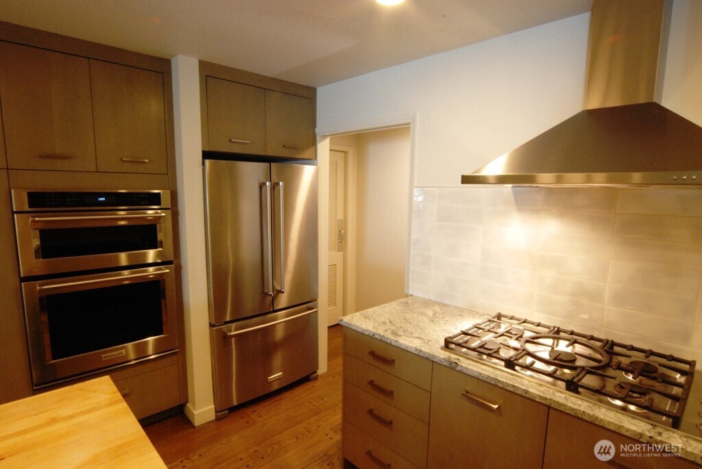 930 130th Avenue NE Bellevue WA 98005