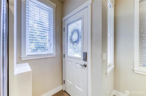690 Wintersweet Road NE Bainbridge Island WA 98110