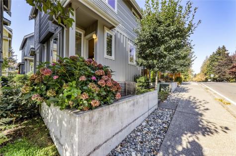690 Wintersweet Road NE Bainbridge Island WA 98110