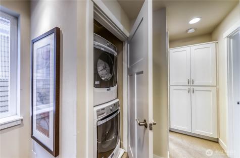 690 Wintersweet Road NE Bainbridge Island WA 98110