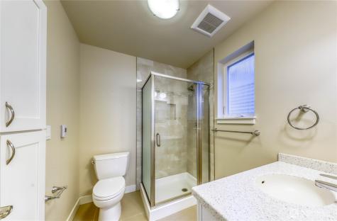 690 Wintersweet Road NE Bainbridge Island WA 98110