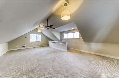 690 Wintersweet Road NE Bainbridge Island WA 98110