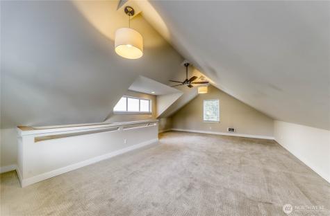 690 Wintersweet Road NE Bainbridge Island WA 98110