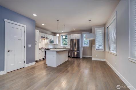 690 Wintersweet Road NE Bainbridge Island WA 98110