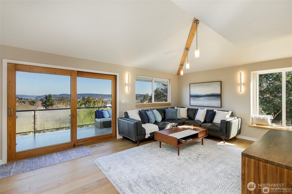 6001 60th Avenue NE Seattle WA 98115