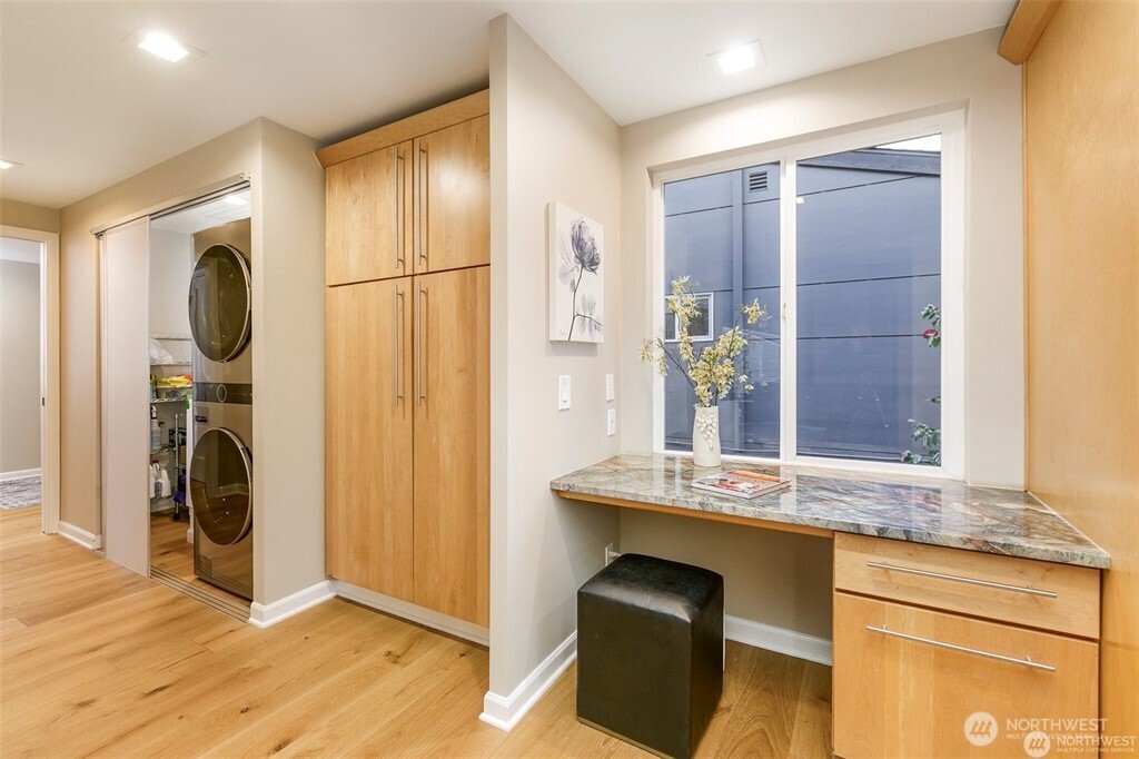 6001 60th Avenue NE Seattle WA 98115