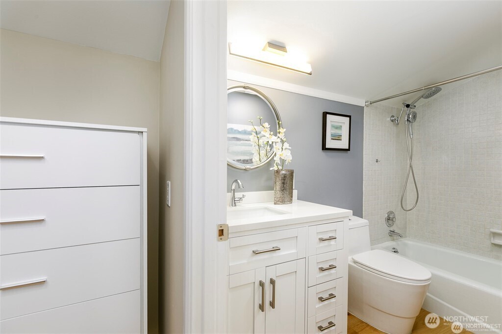 6001 60th Avenue NE Seattle WA 98115