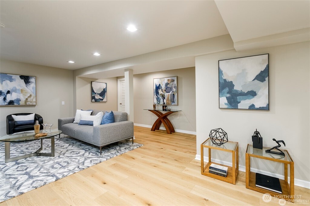 6001 60th Avenue NE Seattle WA 98115