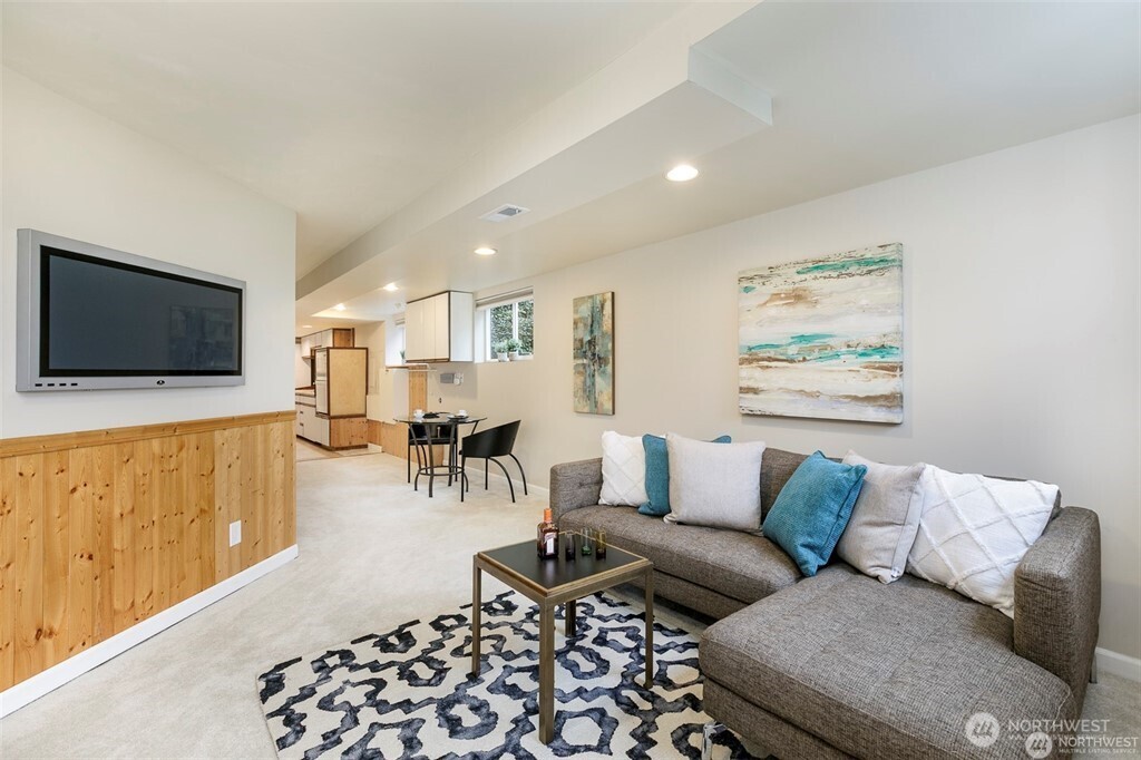 6001 60th Avenue NE Seattle WA 98115