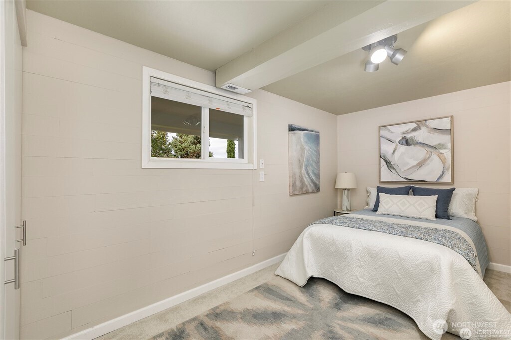 6001 60th Avenue NE Seattle WA 98115