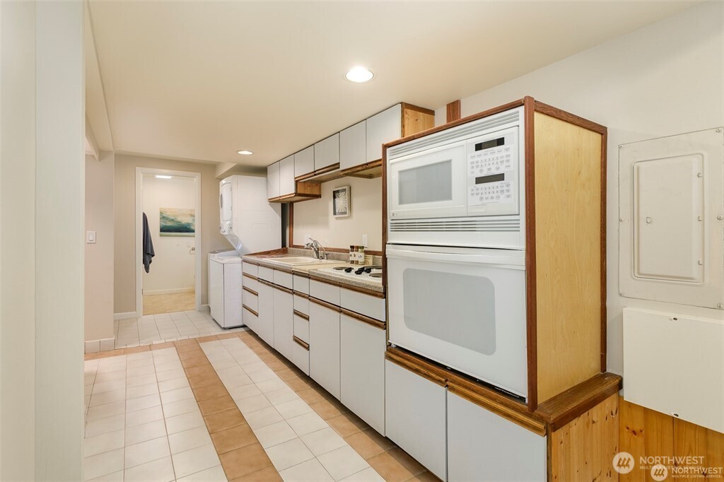 6001 60th Avenue NE Seattle WA 98115