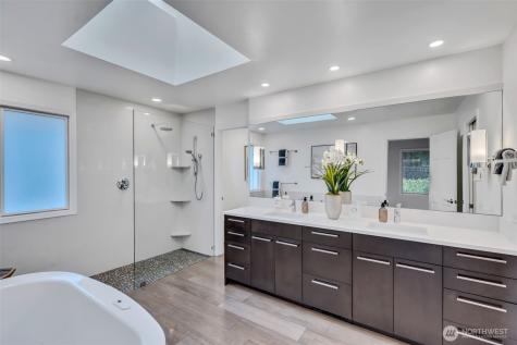 8402 SE 53rd Place Mercer Island WA 98040