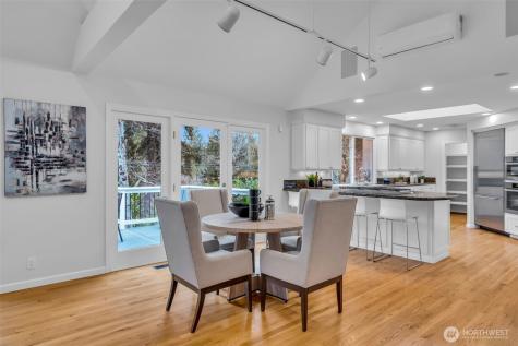 8402 SE 53rd Place Mercer Island WA 98040
