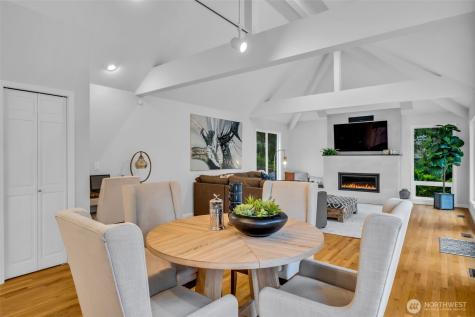 8402 SE 53rd Place Mercer Island WA 98040