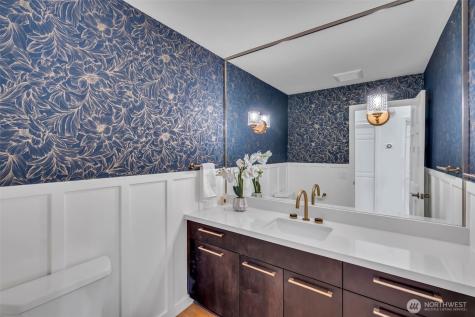 8402 SE 53rd Place Mercer Island WA 98040