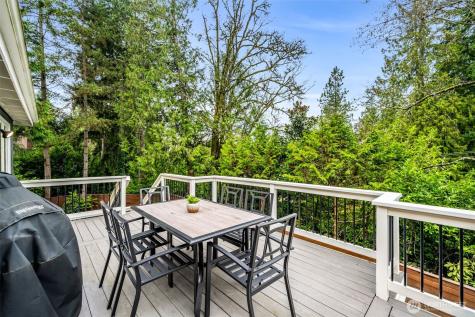 8402 SE 53rd Place Mercer Island WA 98040