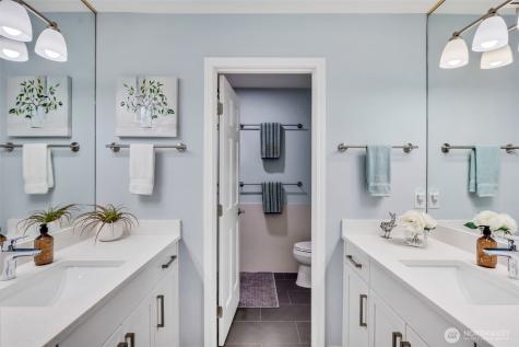 8402 SE 53rd Place Mercer Island WA 98040