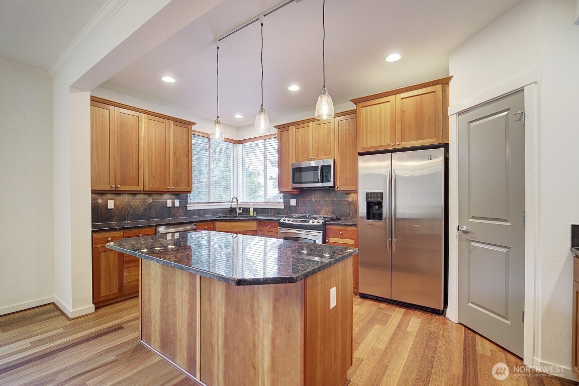 597 Alpine Ridge Place NW Issaquah WA 98027
