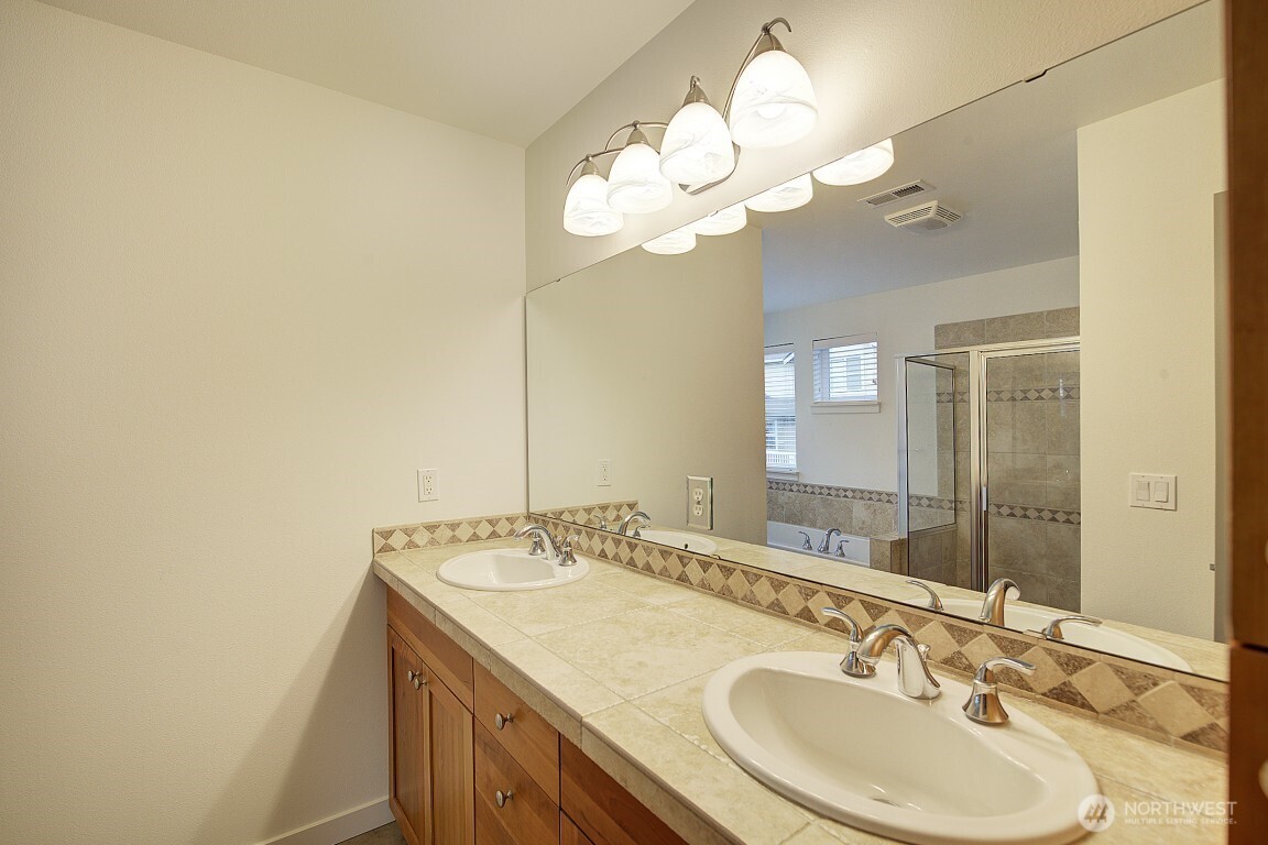 597 Alpine Ridge Place NW Issaquah WA 98027