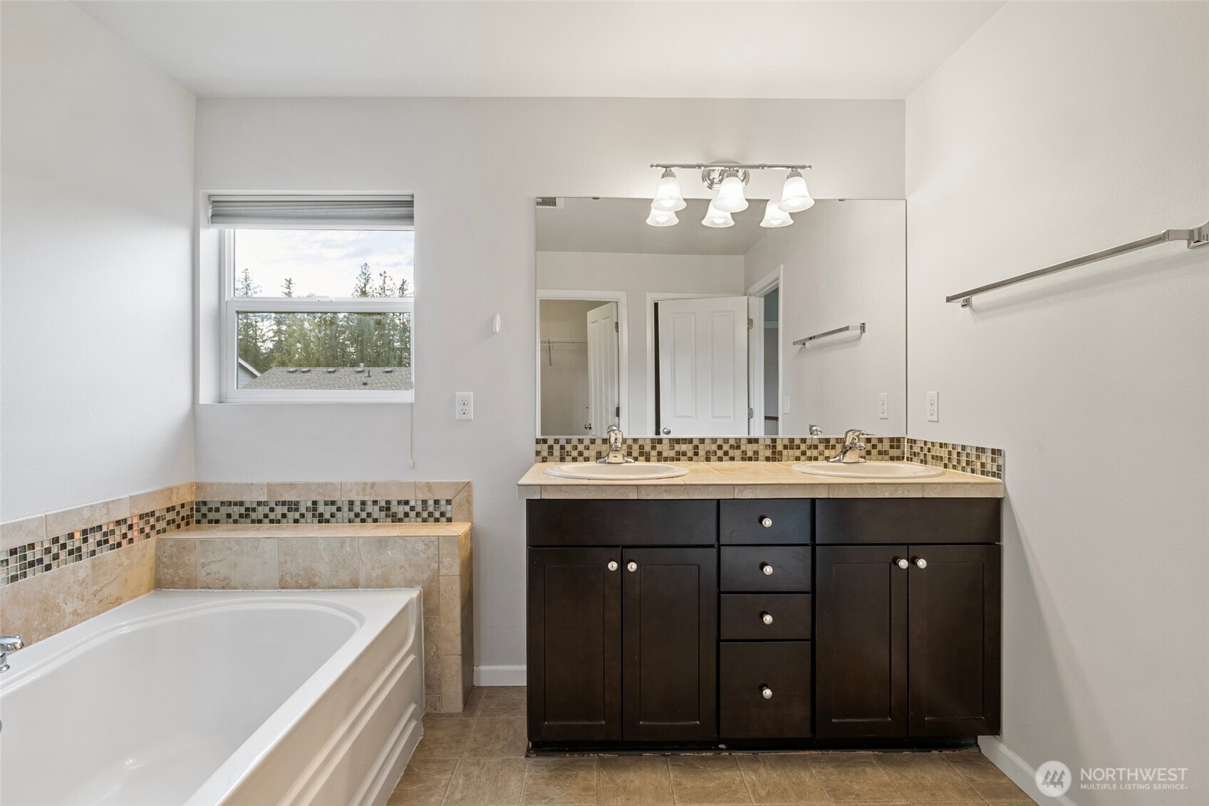419 200th Street SW Lynnwood WA 98036